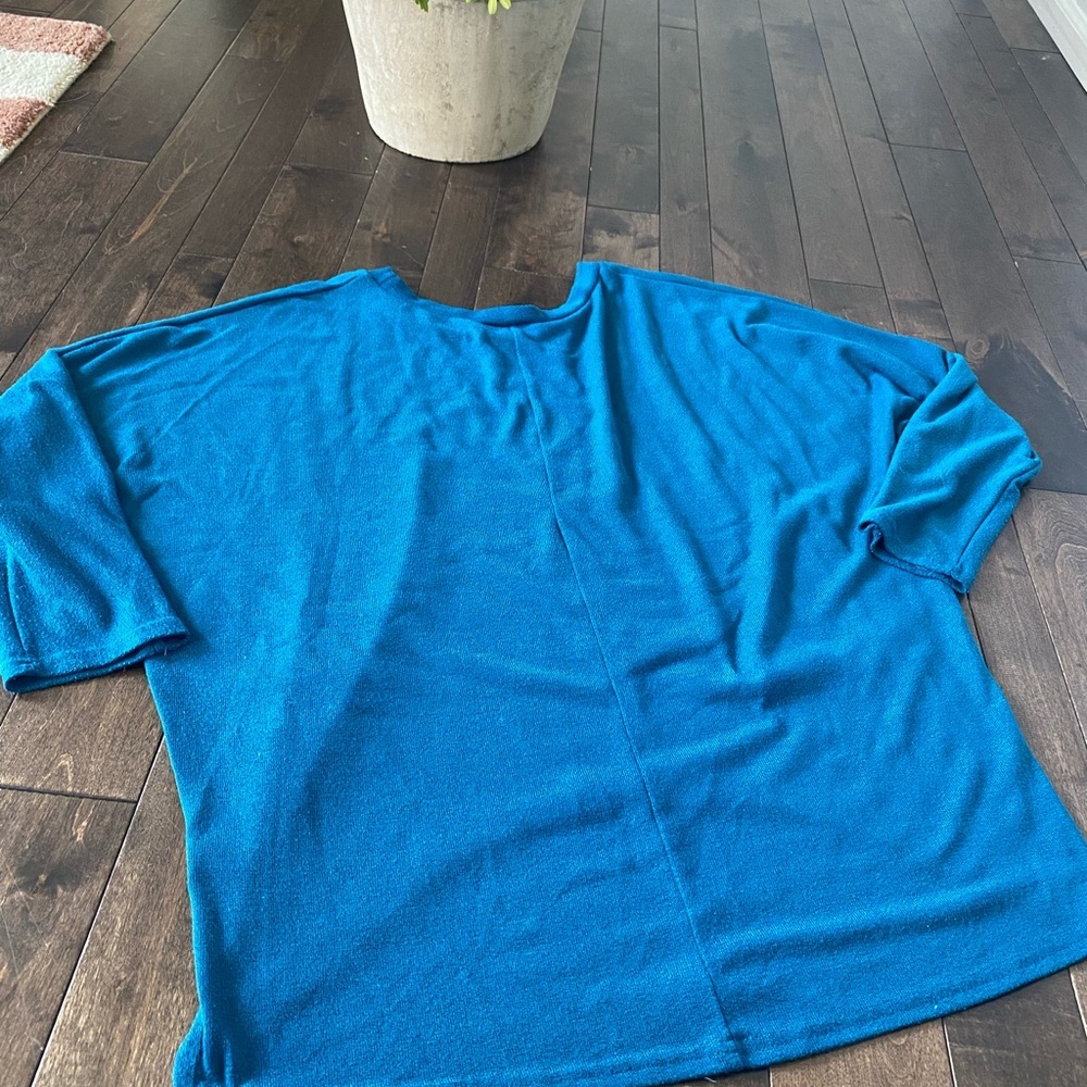 Women’s Large Blue Oversized Top - Picture 5 of 5